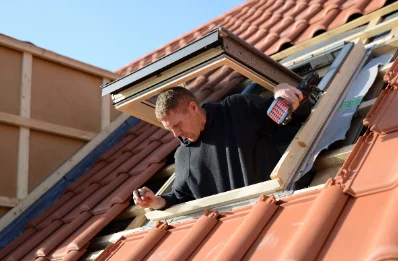 Pose de fenêtres de toit Velux à Domfaing